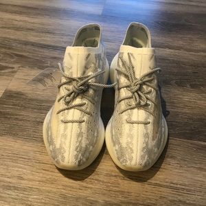 Yeezy Alien Size 10